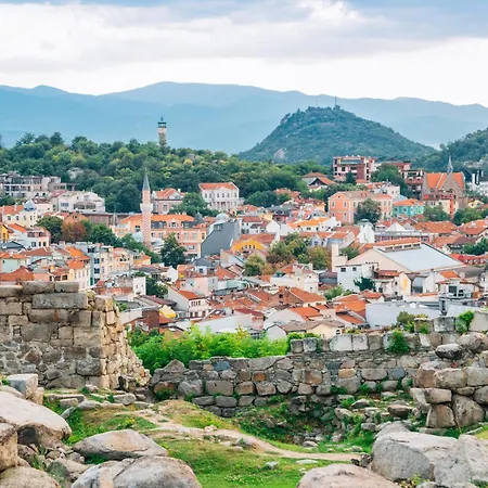 Bunardjik Hill 1-bed アパート