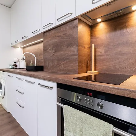 Bunardjik Hill 1-bed *