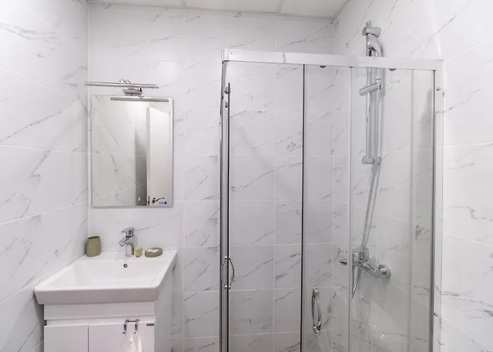 Bunardjik Hill 1-bed 公寓 *