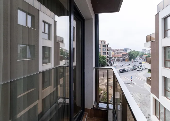 Bunardjik Hill 1-bed 公寓